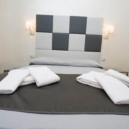 Grey&White Hotel Rome Ruang foto