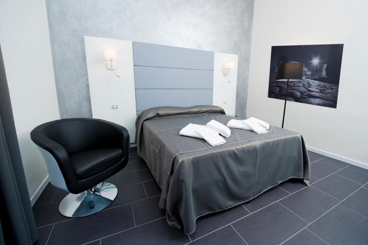 Grey&White Hotel Rome Bagian luar foto