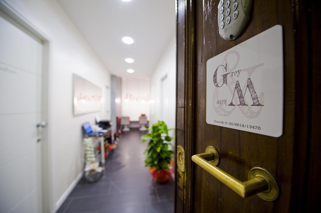 Grey&White Hotel Rome Bagian luar foto